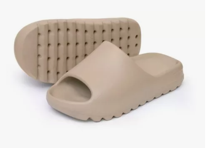 Yeezy Slide: Lujo Minimalista para tus Pies